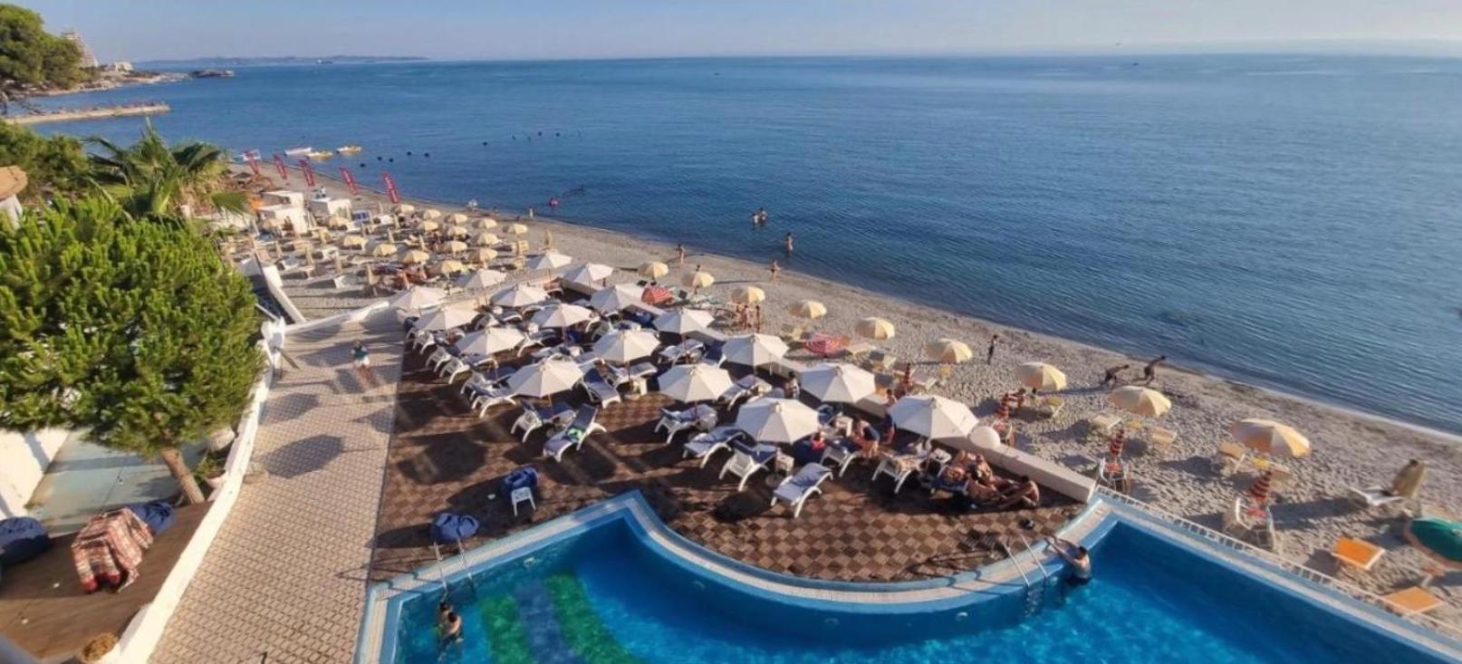 Currila White Hill Apartamento Durrës